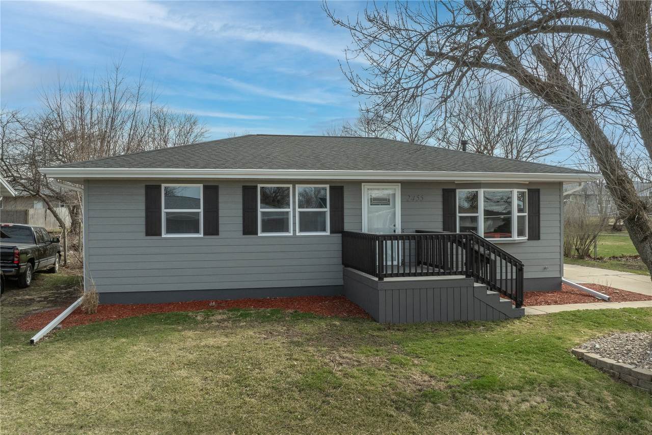 2455 Mcgowan Boulevard - Photo 1