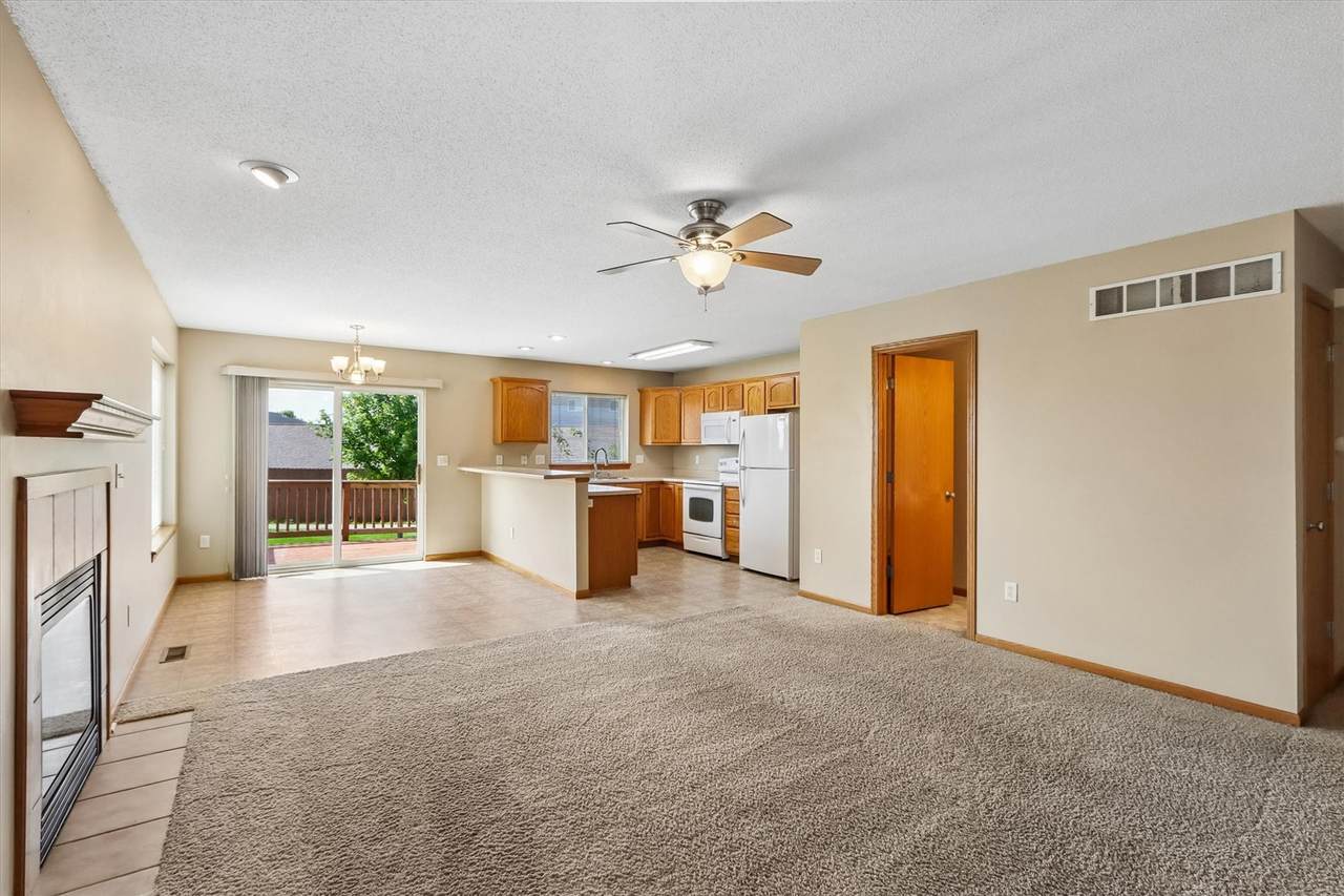 https://bt-photos.global.ssl.fastly.net/cedarrapids/1280_boomver_1_2602294-2.jpg