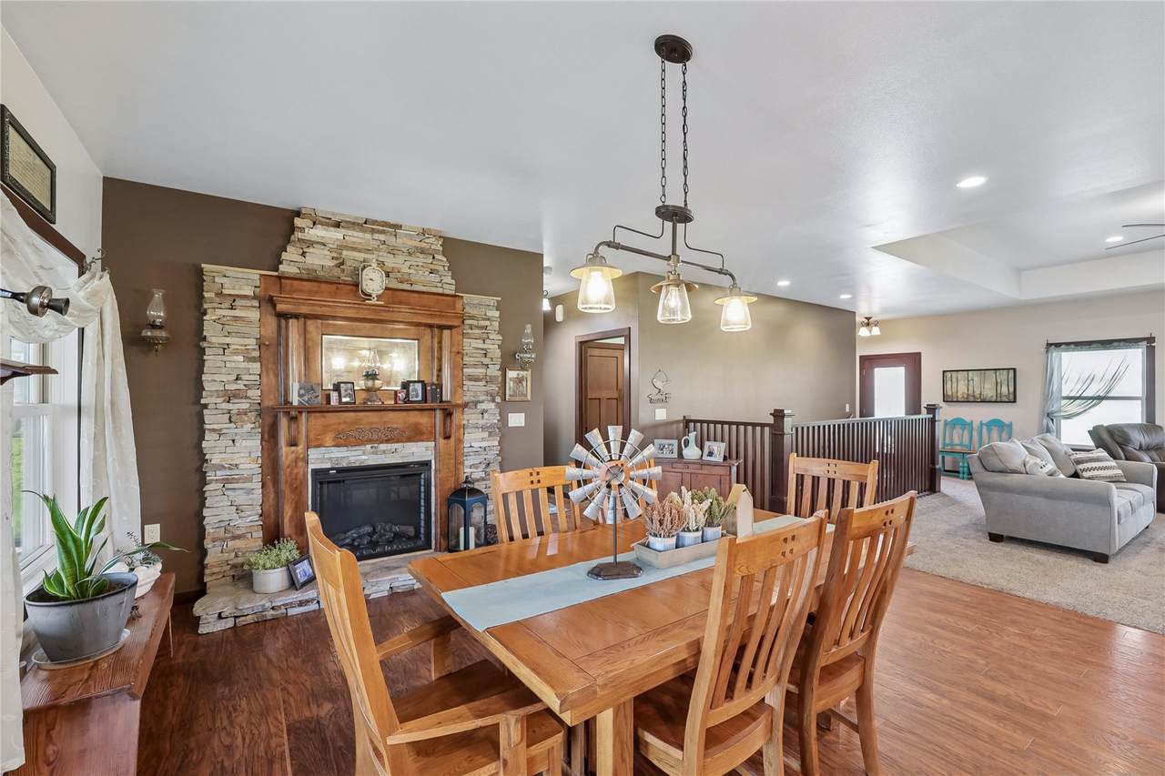 https://bt-photos.global.ssl.fastly.net/cedarrapids/1280_boomver_2_2602810-2.jpg