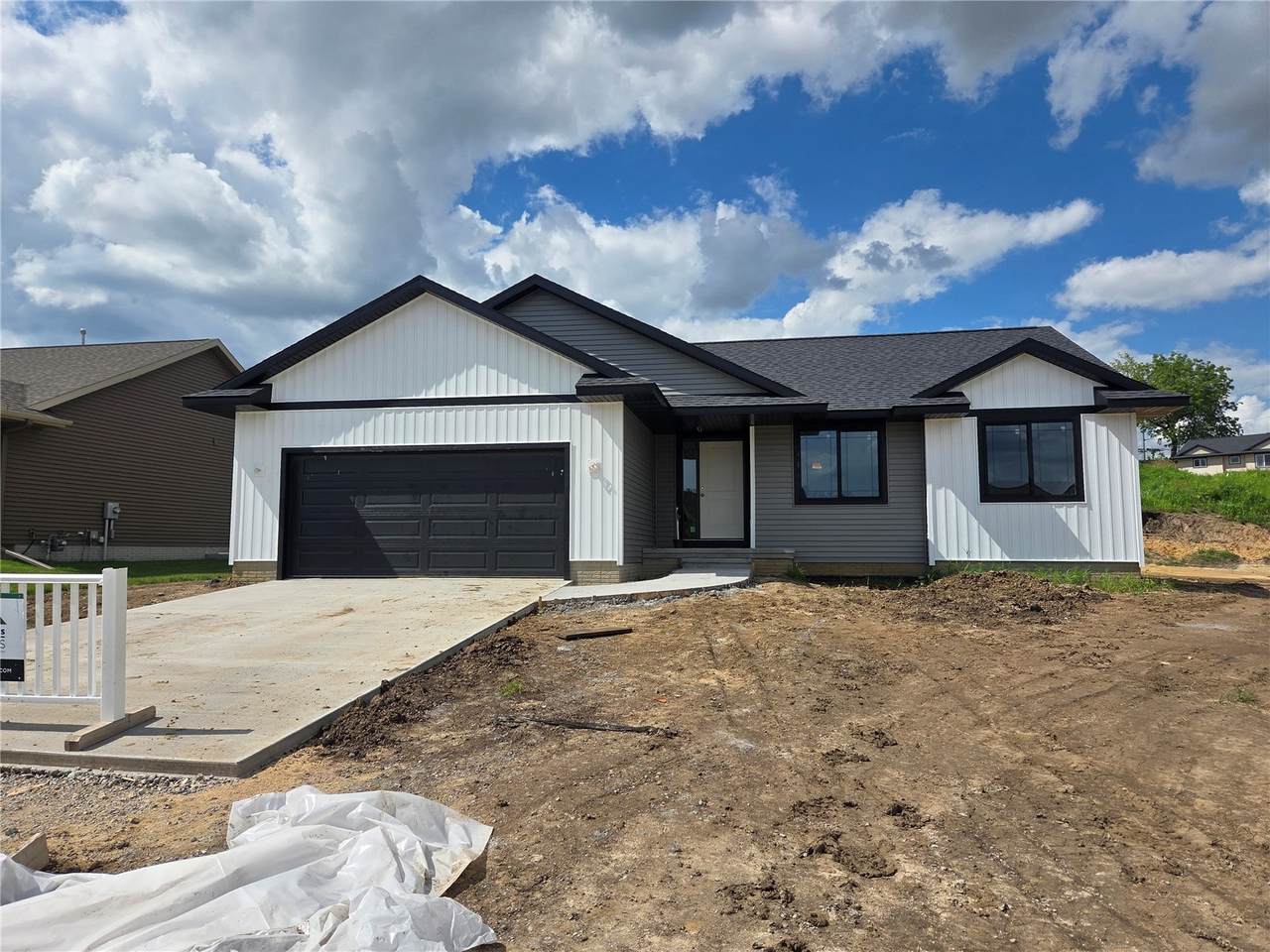 1820 Shady Grove Road - Photo 1