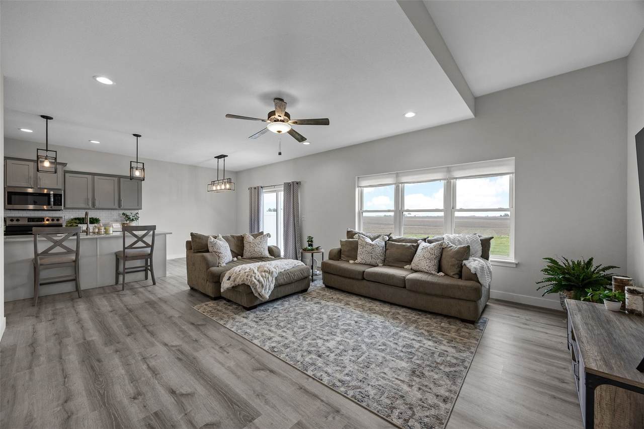 https://bt-photos.global.ssl.fastly.net/cedarrapids/1280_boomver_1_2603594-2.jpg