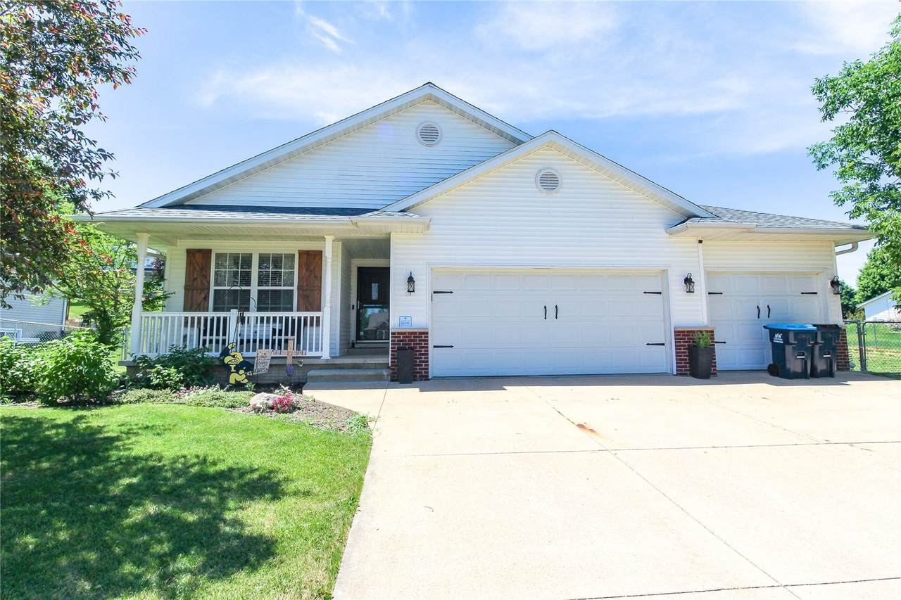 221 Orchard Street - Photo 1