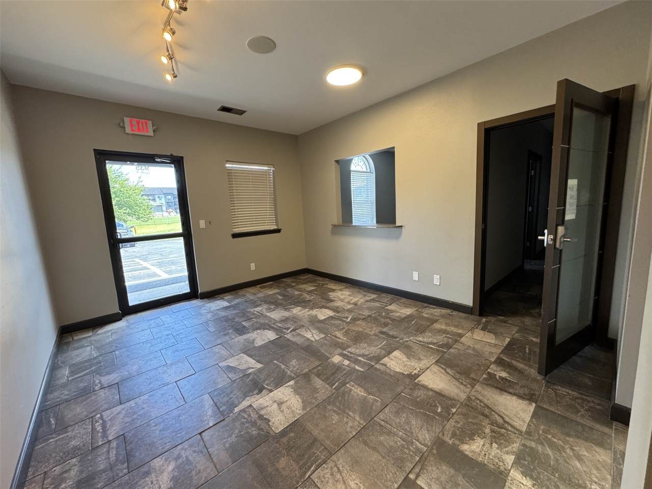 https://bt-photos.global.ssl.fastly.net/cedarrapids/1280_boomver_2_2604103-2.jpg