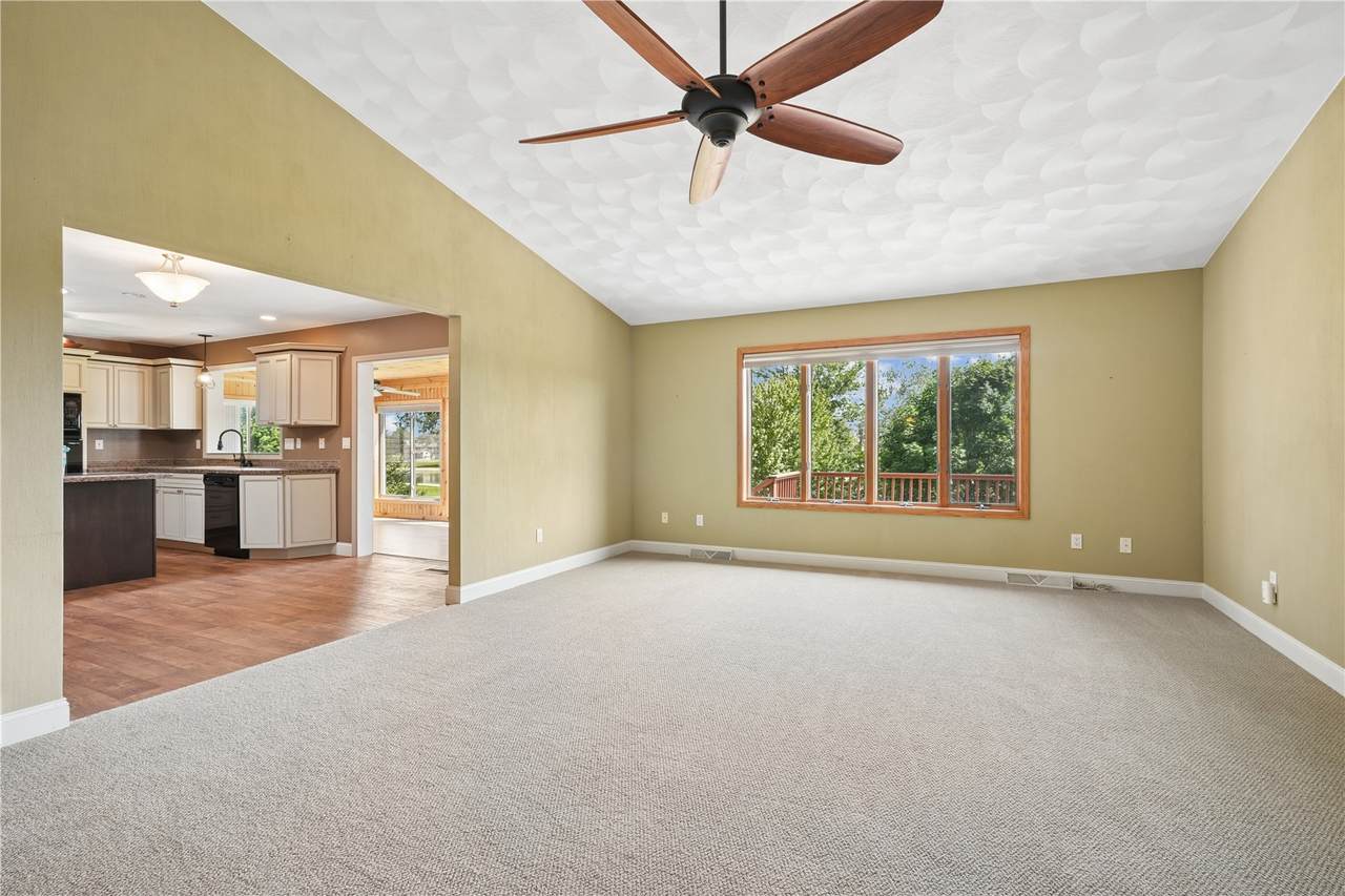 https://bt-photos.global.ssl.fastly.net/cedarrapids/1280_boomver_2_2604642-2.jpg