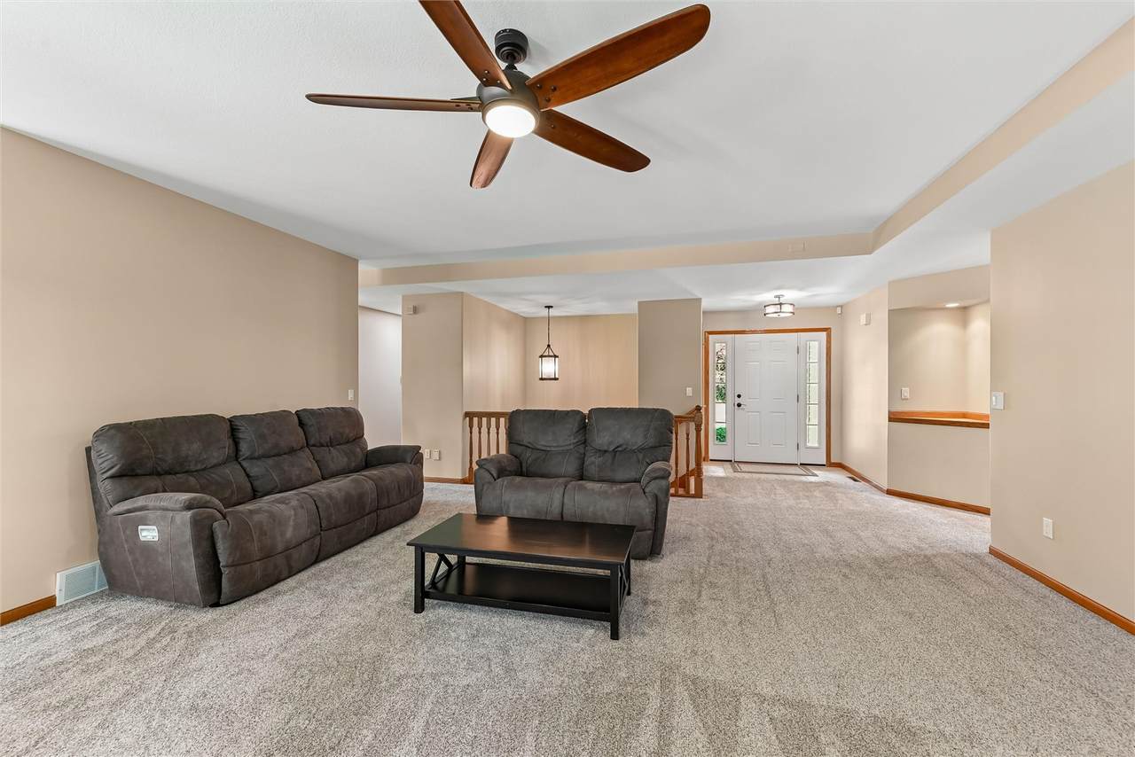 https://bt-photos.global.ssl.fastly.net/cedarrapids/1280_boomver_1_2604847-2.jpg