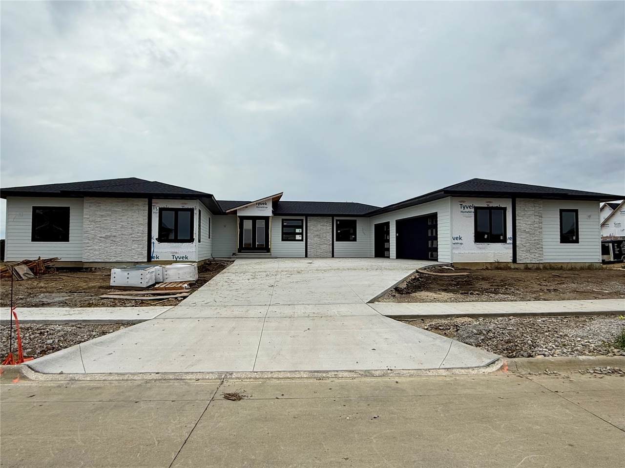 261 Howard Avenue - Photo 1