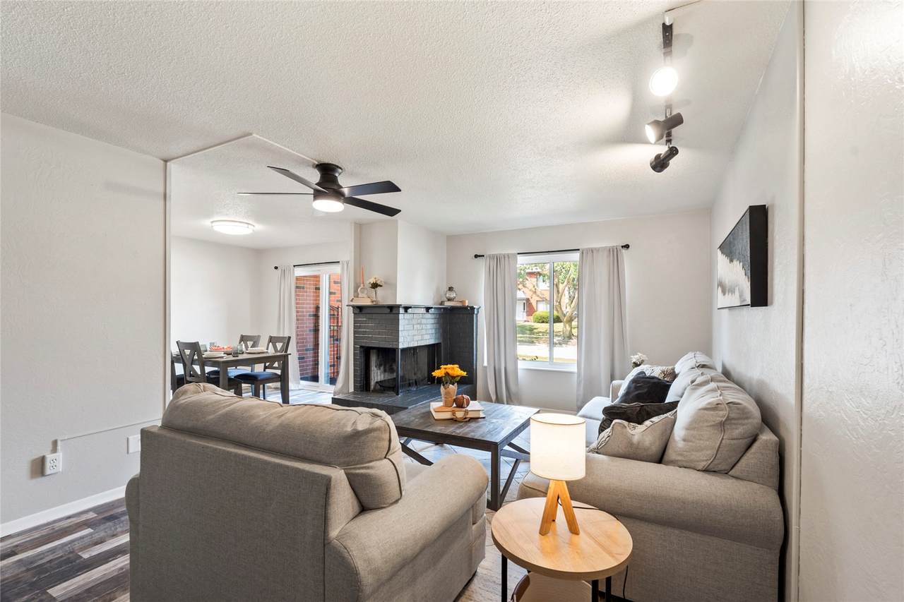 869 Kerry Lane - Photo 1