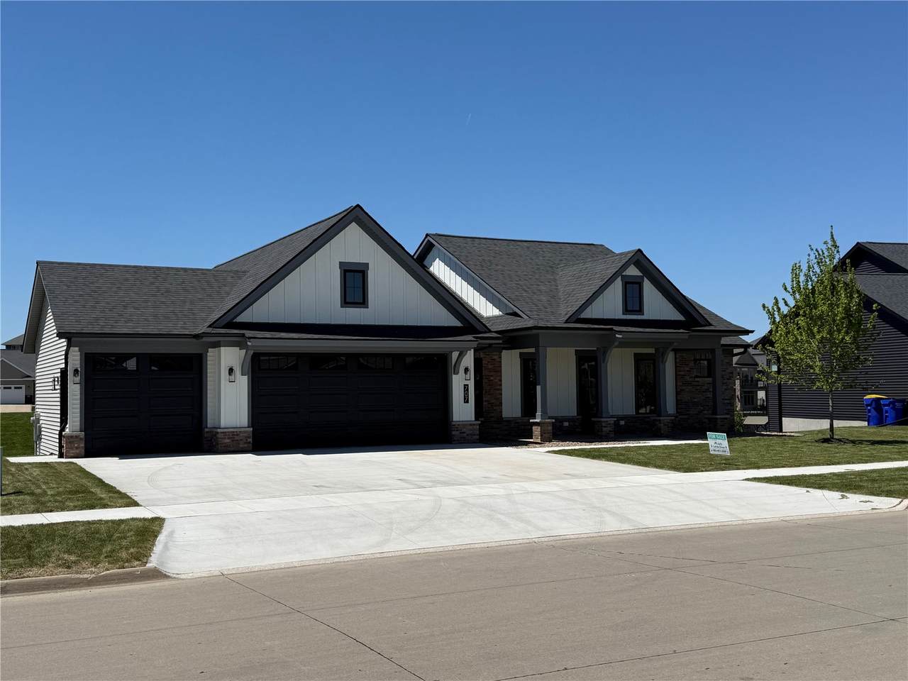 707 Cedar Bend - Photo 1