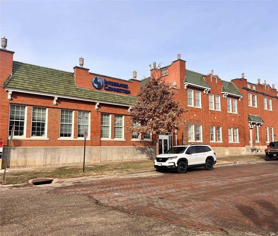 306 6th Avenue - Photo 1