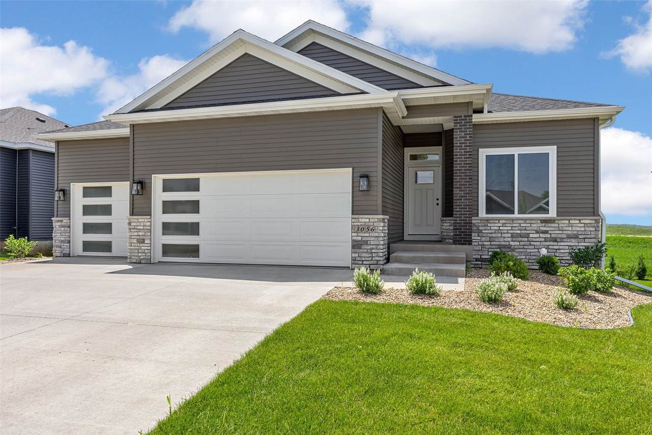 3056 Ridgeview Circle - Photo 1