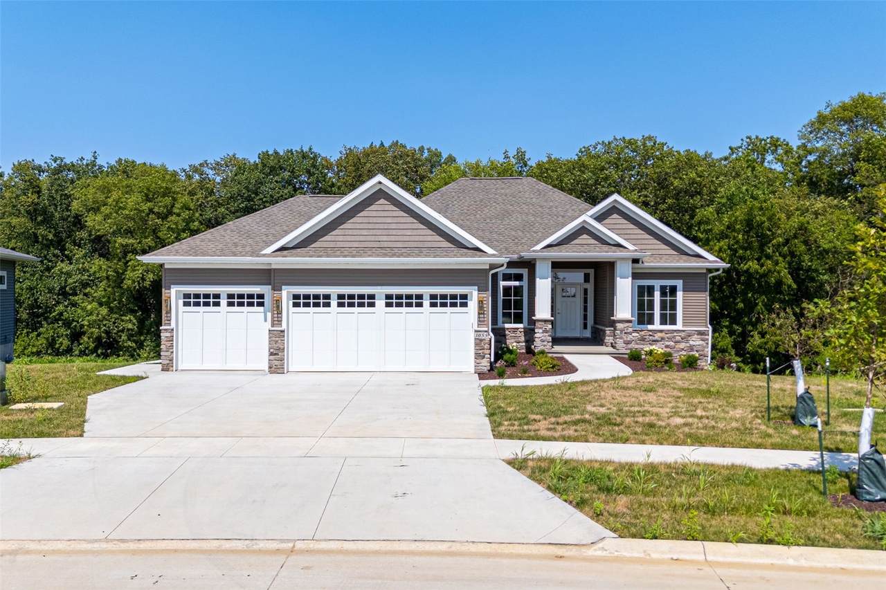3055 Ridgeview Circle - Photo 1