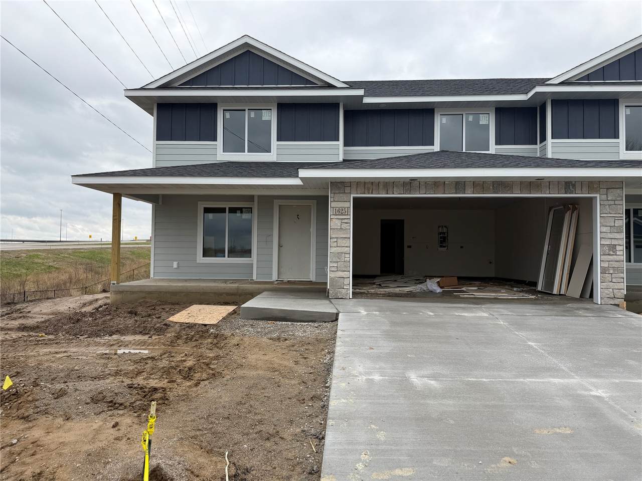 1625 Mitchell Place - Photo 1