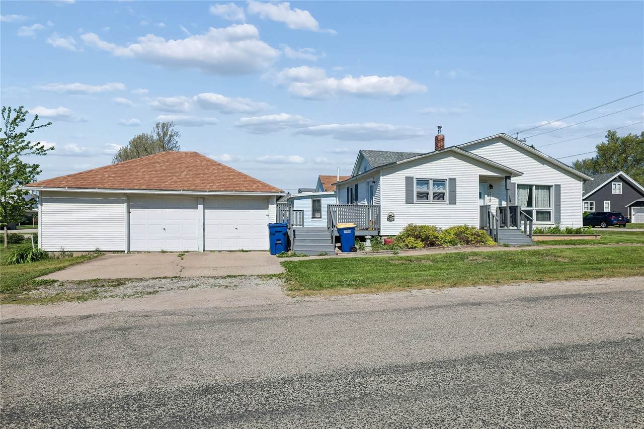 https://bt-photos.global.ssl.fastly.net/cedarrapids/1280_boomver_3_2603344-2.jpg