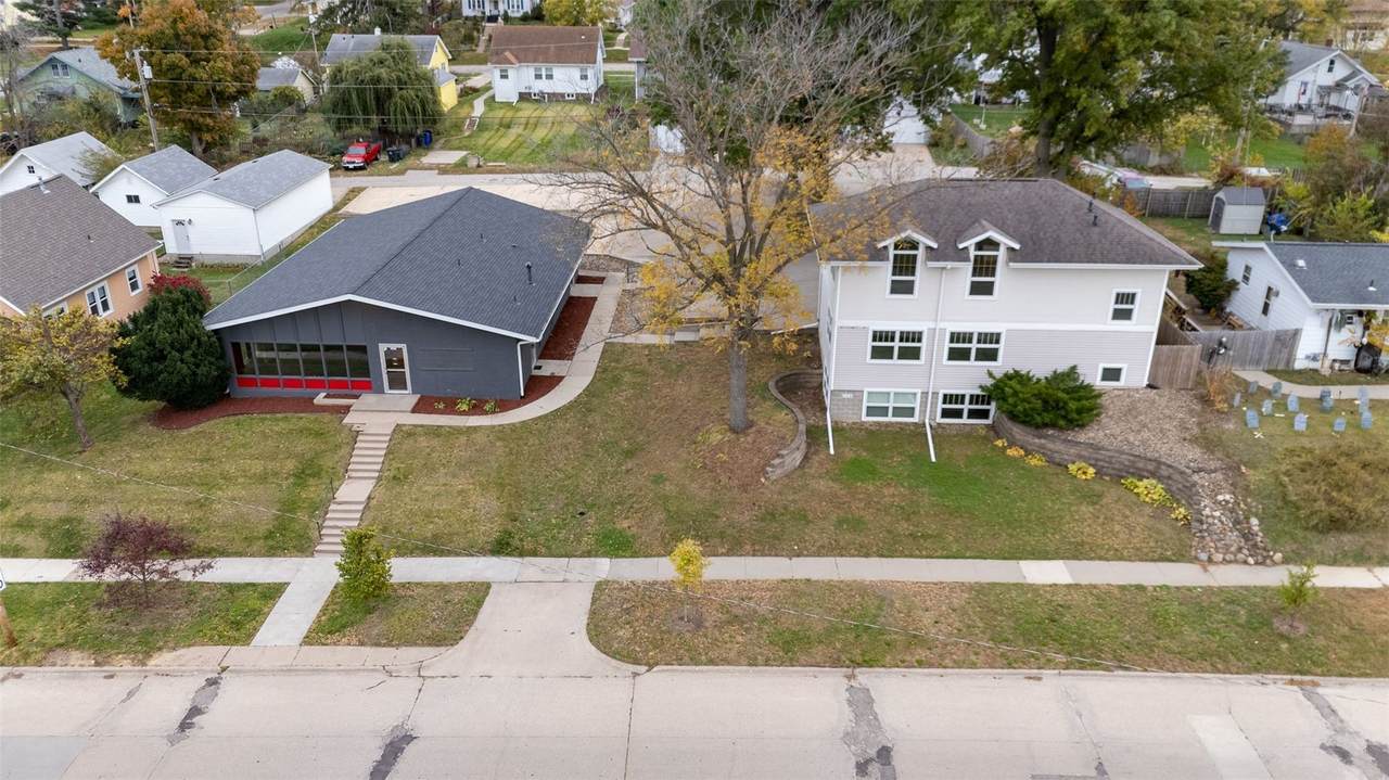 1841/1847 E Ave Ne - Photo 1