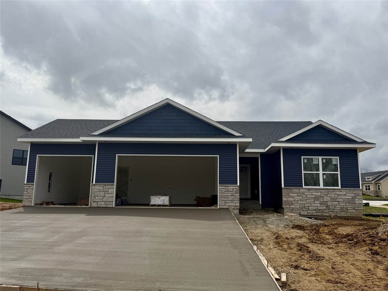 1415 Legend Drive - Photo 1
