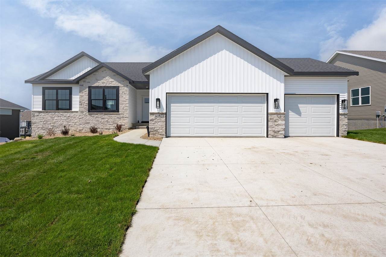 1435 Cardinal Drive - Photo 1