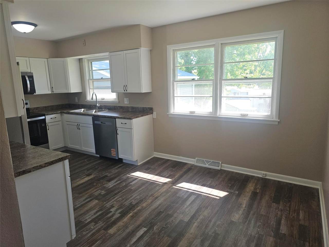 https://bt-photos.global.ssl.fastly.net/cedarrapids/1280_boomver_6_2603412-2.jpg
