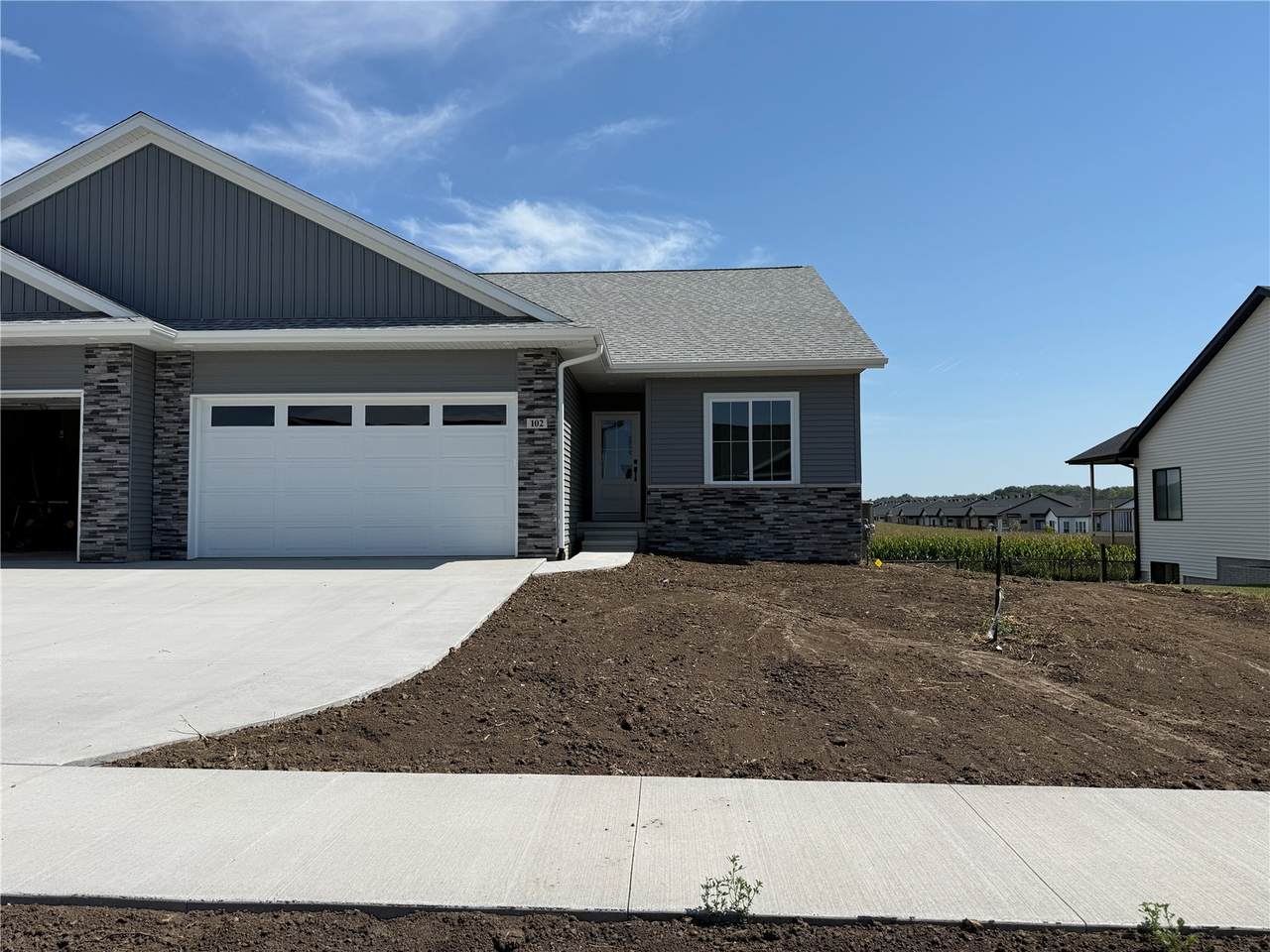 102 Kinsey Street - Photo 1