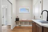 702 Lakeview Court - Photo 33