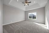 819 Hampshire Circle - Photo 19