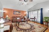 811 Valley Court - Photo 2
