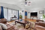 811 Valley Court - Photo 3