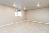 2187 Oak Terrace Avenue - Photo 32