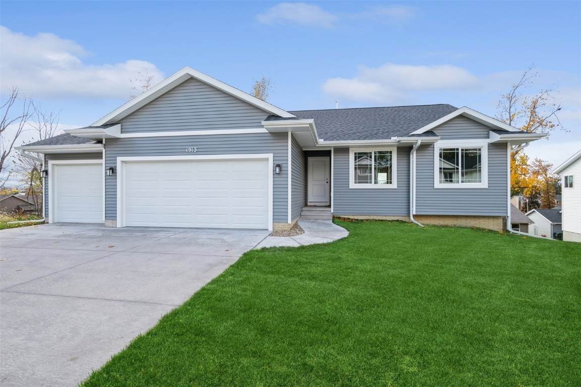 1913 Holly Meadow Avenue - Photo 1