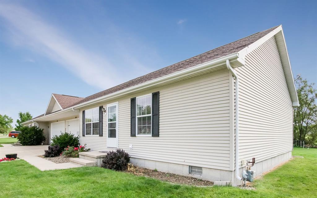 701 Dakota Street - Photo 1