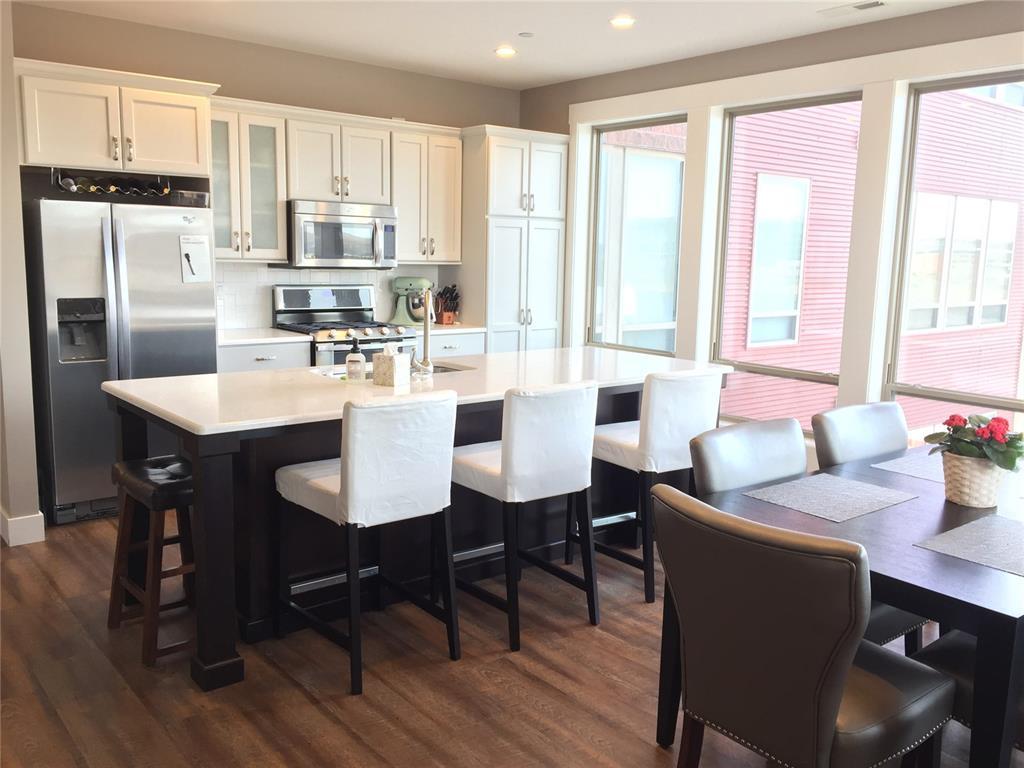 100 4th Avenue - Photo 1