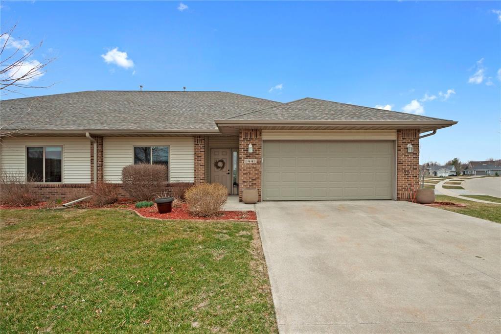 1441 Buckingham Place - Photo 1