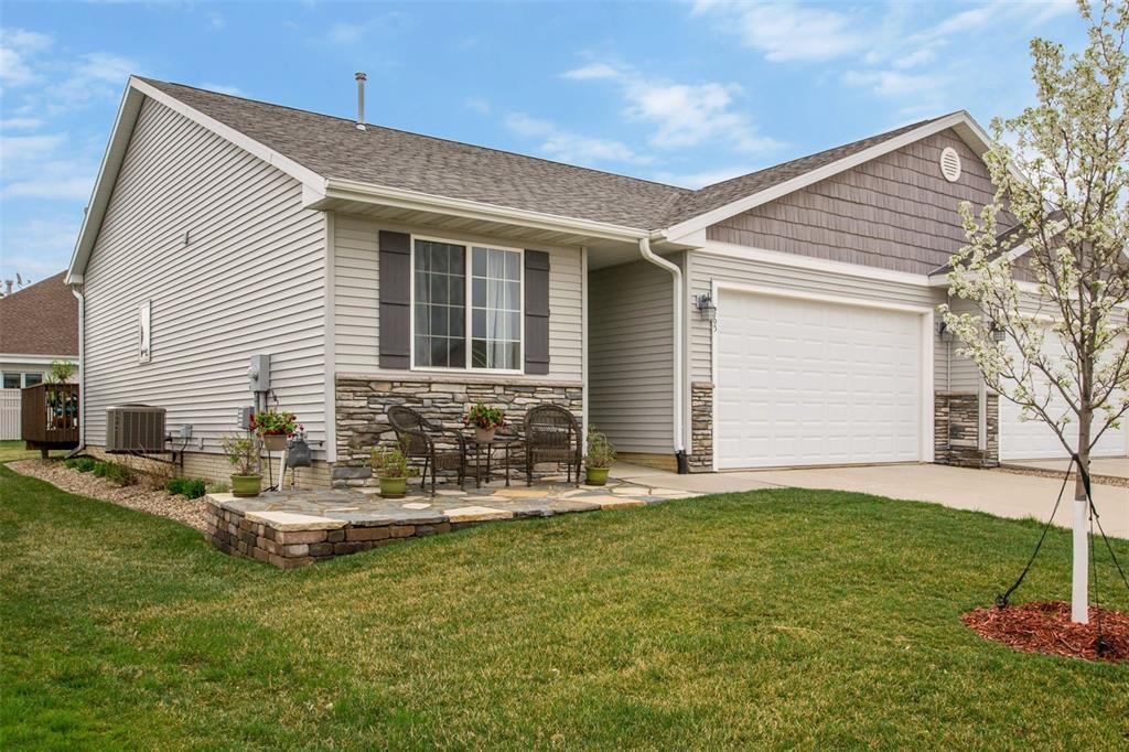 265 Ridgewood Drive - Photo 1