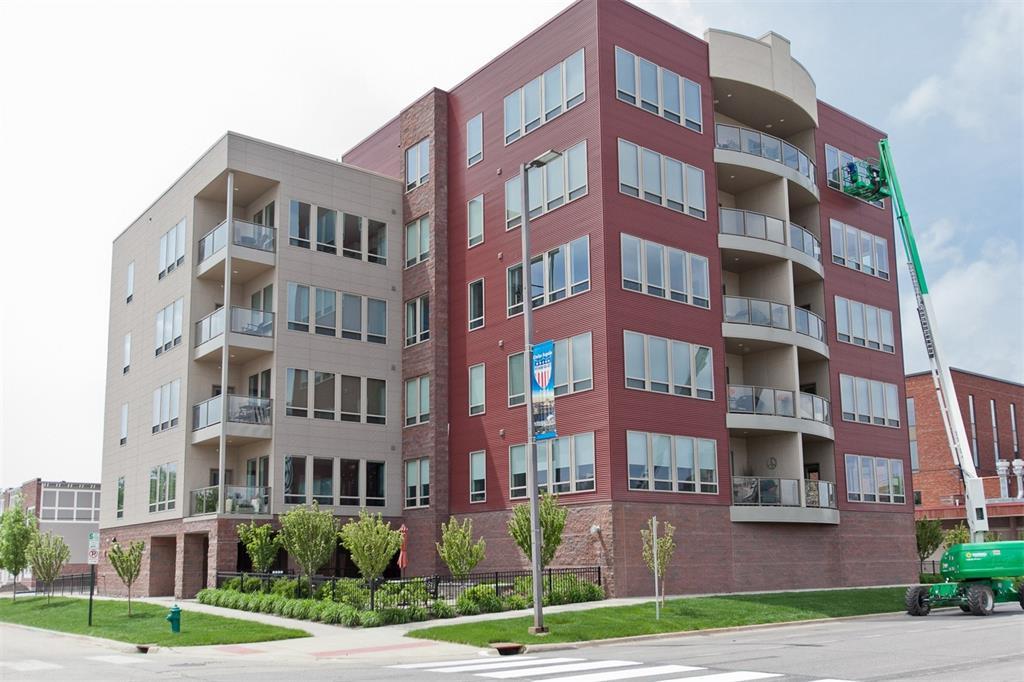 100 4th Avenue - Photo 1