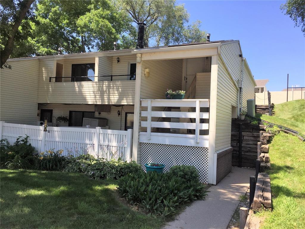 2955 Bowling Street - Photo 1