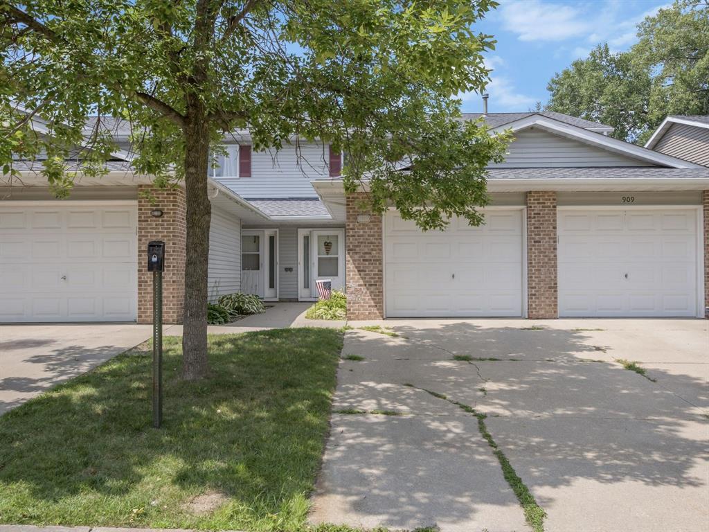 913 Grand Ave Court - Photo 1