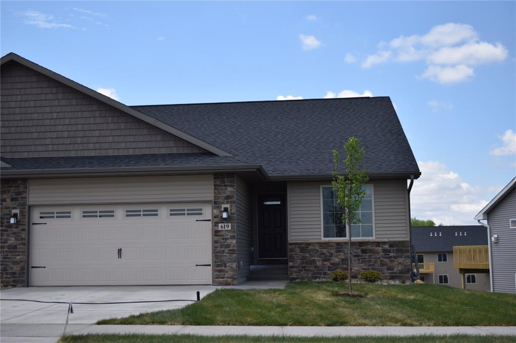 620 Dakota Avenue - Photo 1