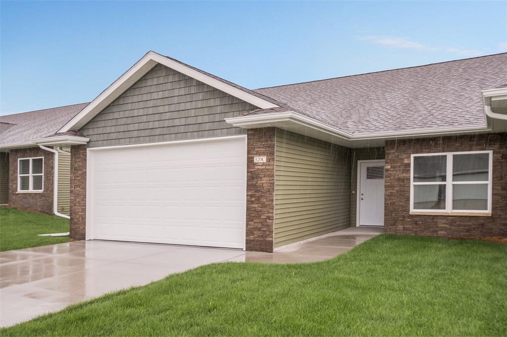 320 Amy Street - Photo 1