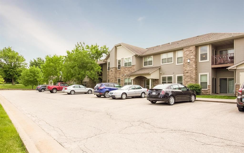 1738 Algonquin Road - Photo 1
