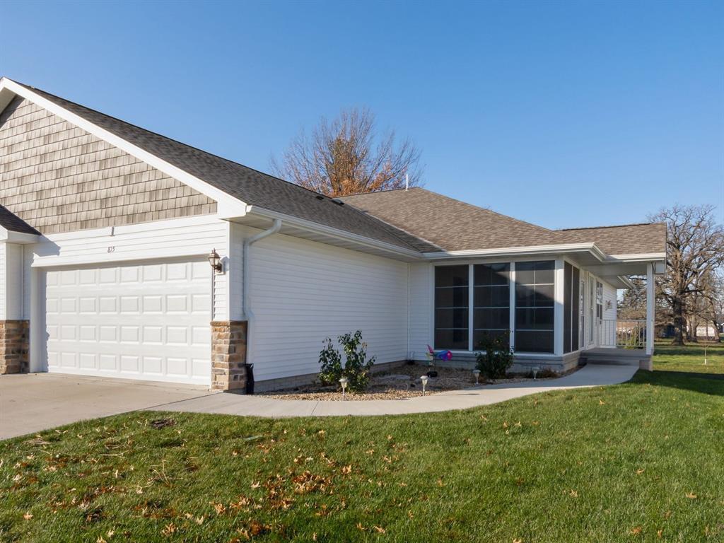 815 Crescent View Drive - Photo 1