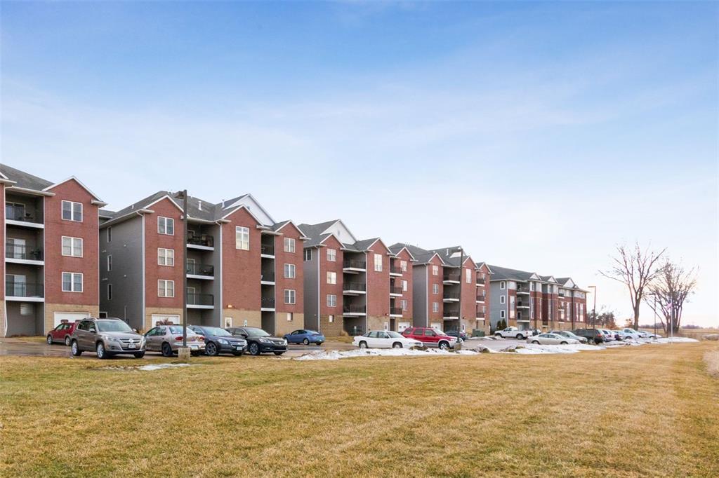 1092 Walnut Avenue - Photo 1