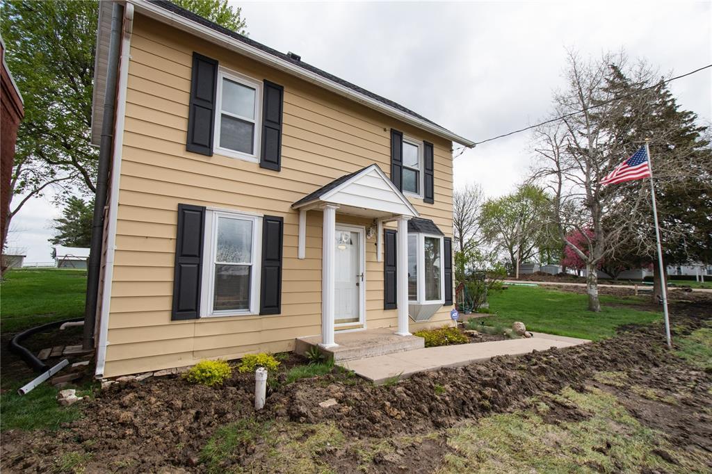 210 Cotter Street - Photo 1