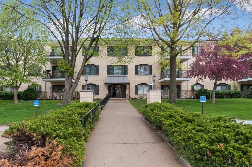 190 Cottage Grove Avenue - Photo 1
