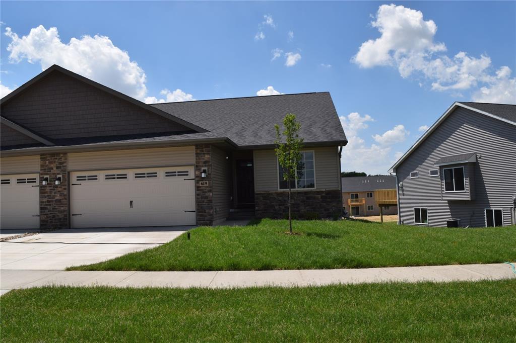 1209 Creekside Drive - Photo 1