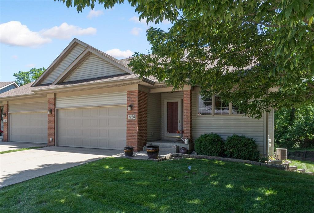 1720 Louis Place - Photo 1