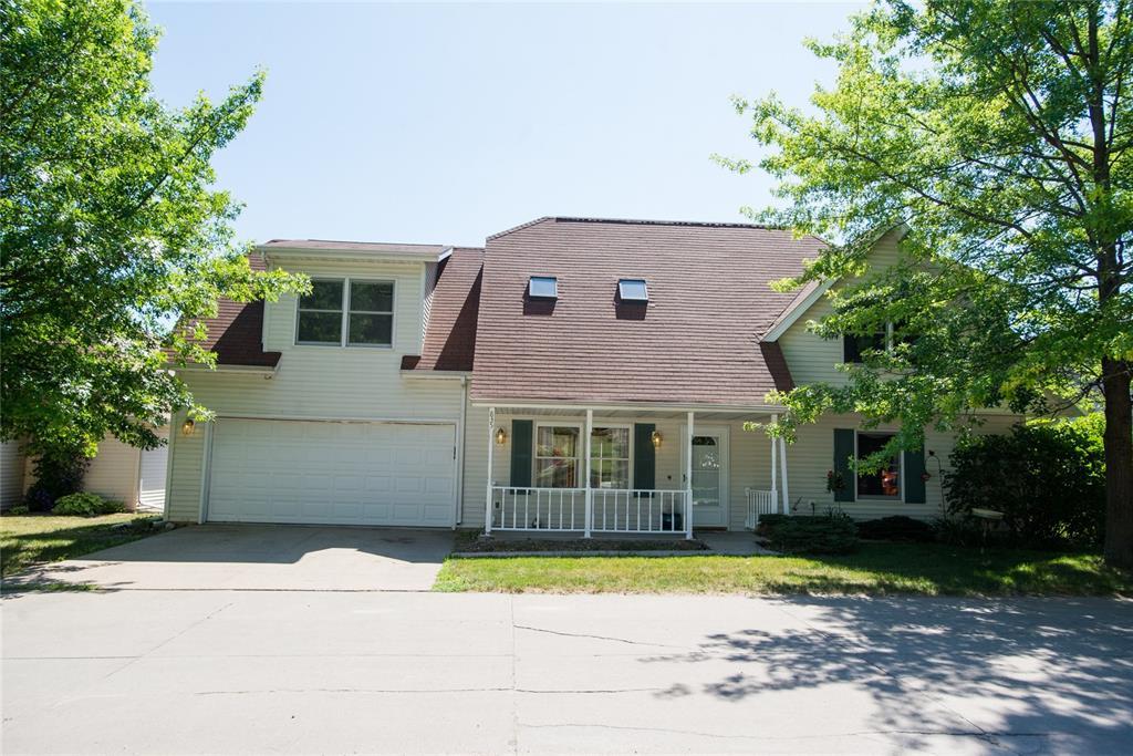 835 Longfellow Court - Photo 1