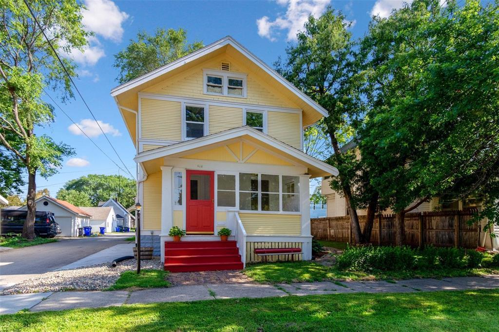 812 9th Avenue - Photo 1