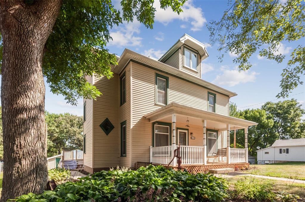 402 4th Street - Photo 1