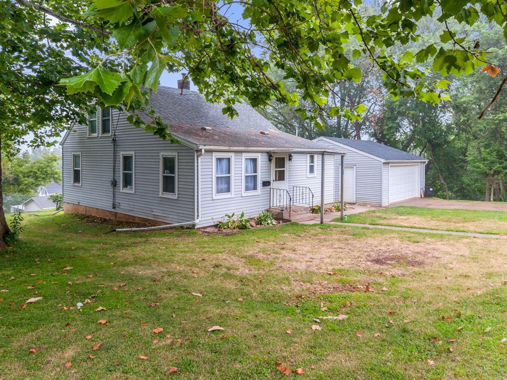 306 4th Street - Photo 1