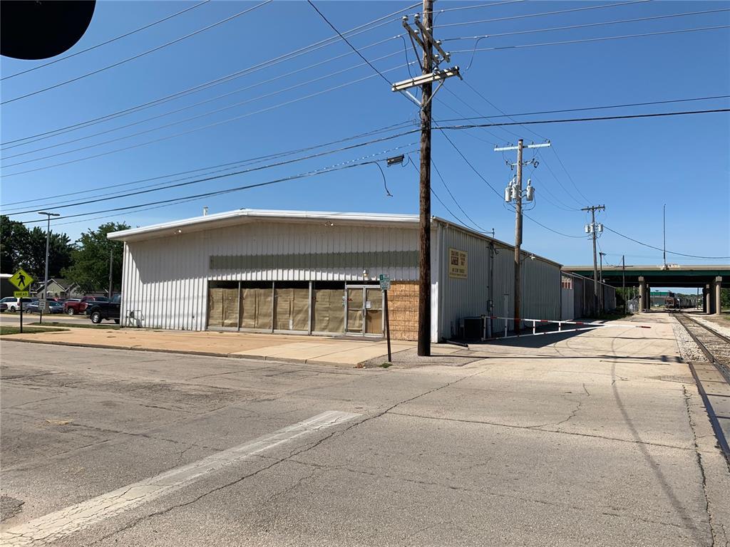 902 2nd Street - Photo 1