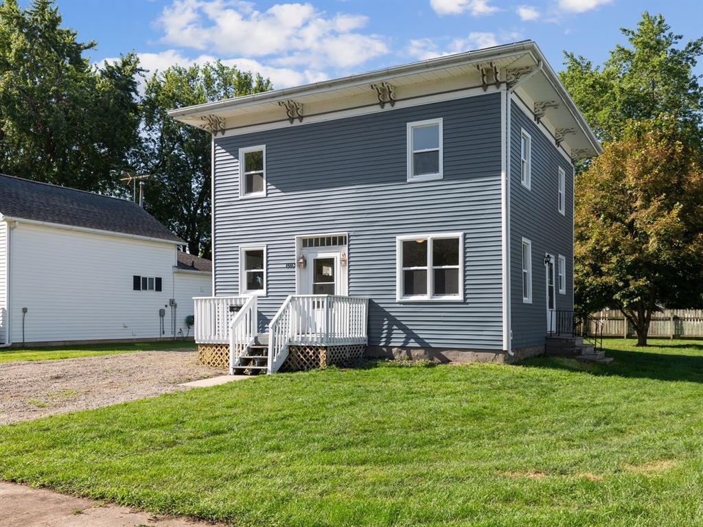 1013 Main Street - Photo 1
